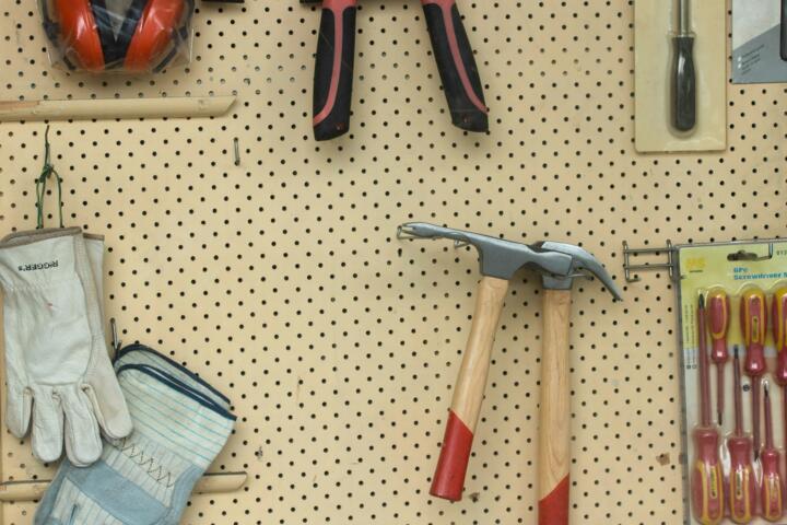 Replacing Goods with Skills: The DIY Approach to Frugality