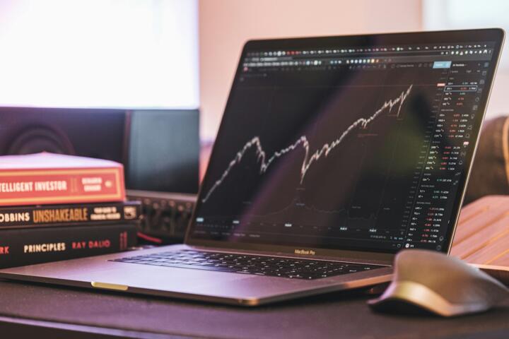 Managing Your Portfolio During a Bear Market: Keep Calm and Stay Invested